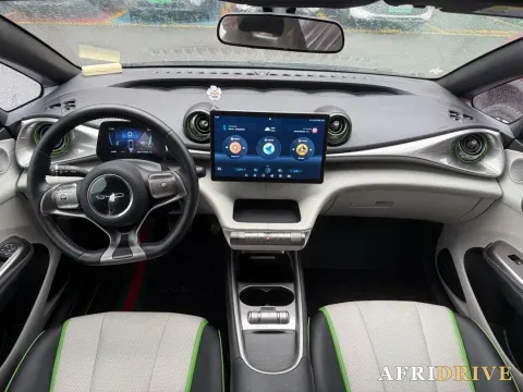 2021 Ford Escort 8
