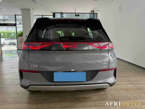 2025 BYD Sea Lion 05 EV 8