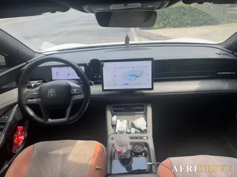 2025 BYD QinL 6