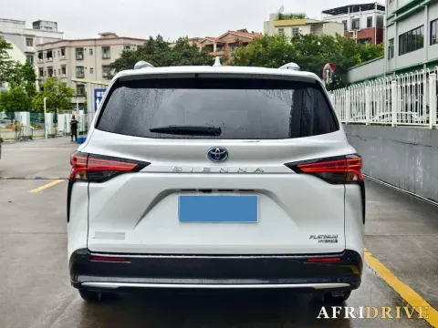 2021 Toyota Sienna 3