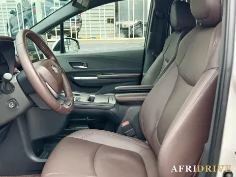2021 Toyota Sienna 4