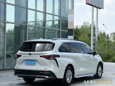 2023 Toyota Granvia 6