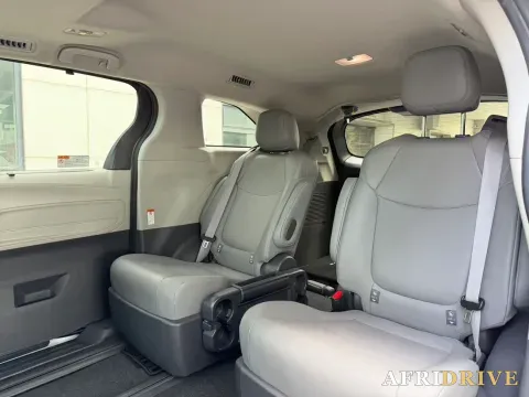 2023 Toyota Granvia 8