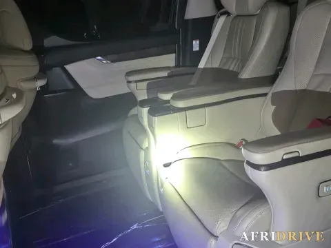 2021 Toyota Alphard 6