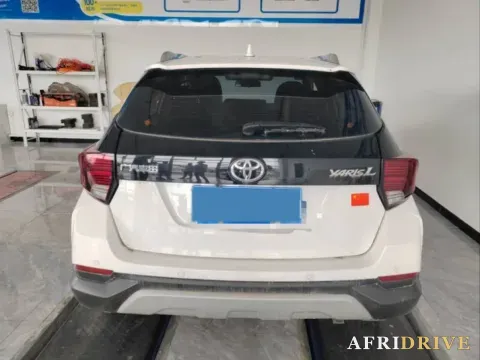 2022 Toyota Yaris L 3