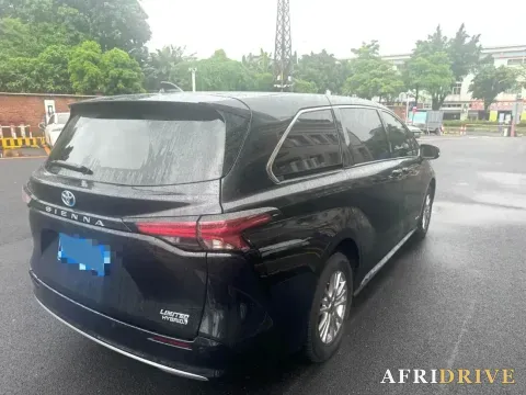 2021 Toyota Sienna 2