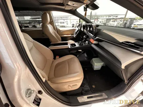 2023 Toyota Sienna 7