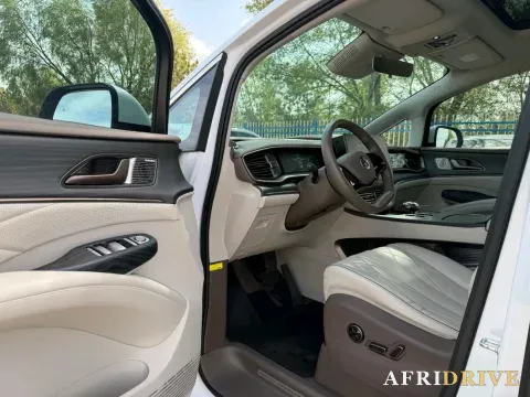 2022 Mercedes-Benz GLC Class 4