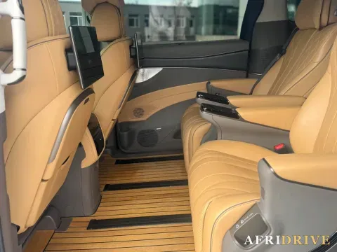 2022 Mercedes-Benz GLC Class 5