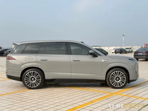 2023 Denza N8 3