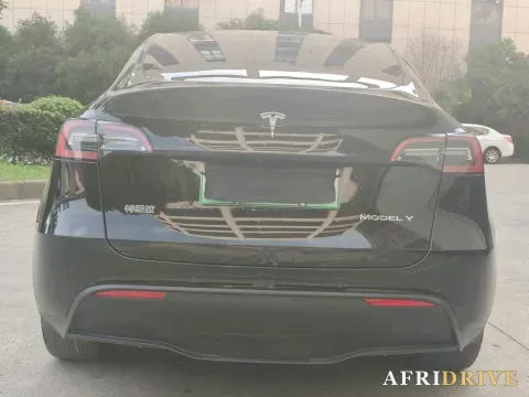 2021 Tesla Model Y 8