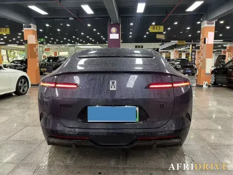 2024 Avatr 12 8