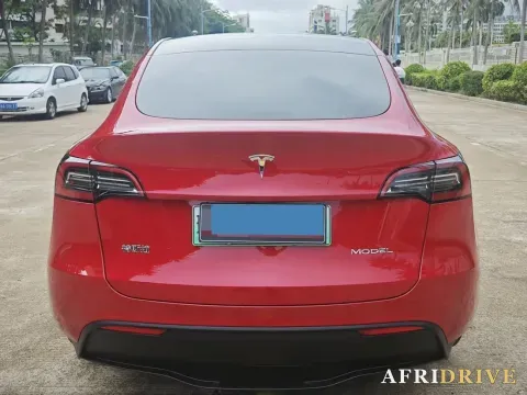 2022 Tesla Model Y 8