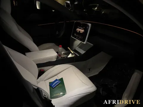 2025 Tesla Model Y 6