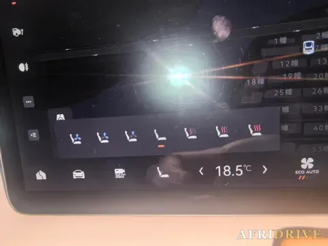 2025 Tesla Model Y 8