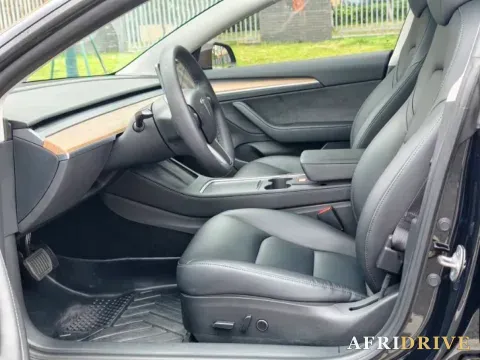 2021 Tesla Model 3 4