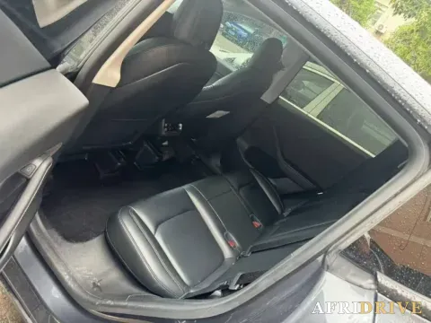 2022 Tesla Model Y 5