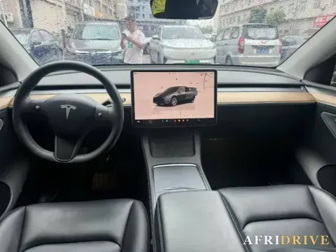 2022 Tesla Model Y 6