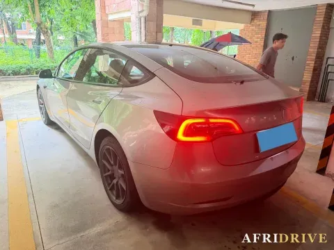 2022 Tesla Model 3 4