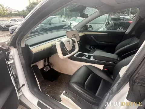 2022 Tesla Model Y 2
