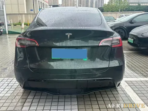 2022 Tesla Model Y 4