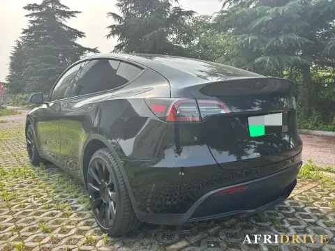 2024 Tesla Model Y 4
