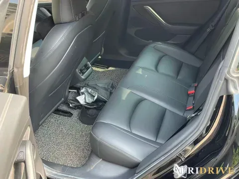 2021 Tesla Model 3 4