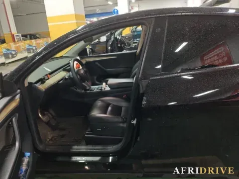 2022 Tesla Model Y 4