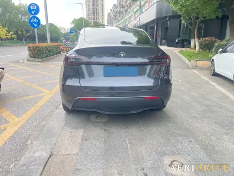 2024 Tesla Model Y 6