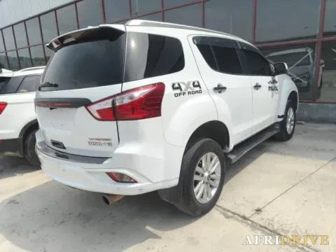2018 Isuzu Mu-X 4