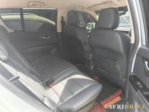 2018 Isuzu Mu-X 8