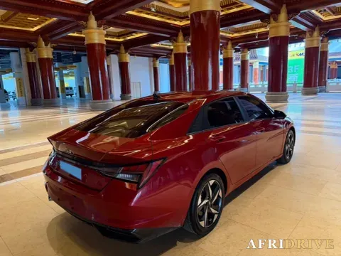 2022 Hyundai Elantra 4