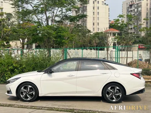 2022 Hyundai Elantra 3