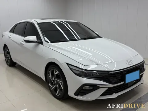2023 Hyundai Elantra 3