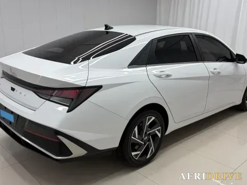 2023 Hyundai Elantra 4