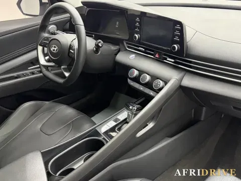 2023 Hyundai Elantra 7