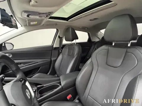 2023 Hyundai Elantra 8