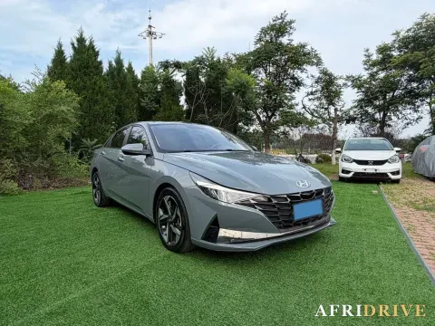 2022 Hyundai Elantra 3