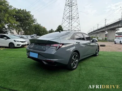 2022 Hyundai Elantra 6