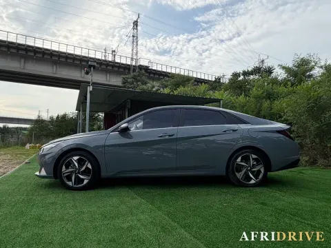 2022 Hyundai Elantra 7