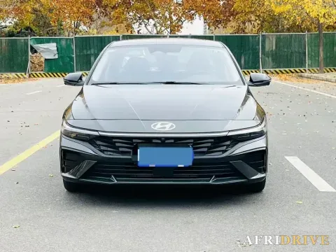 2023 Hyundai Elantra 2