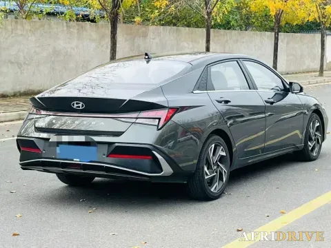 2023 Hyundai Elantra 4