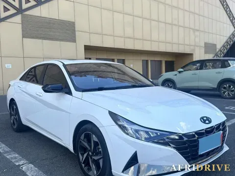 2022 Hyundai Elantra 2
