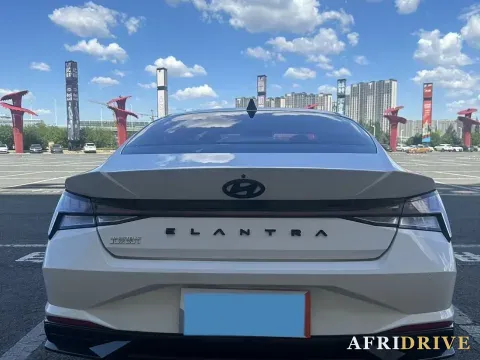 2022 Hyundai Elantra 4