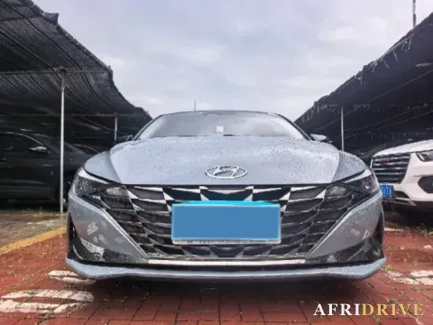 2022 Hyundai Elantra 2