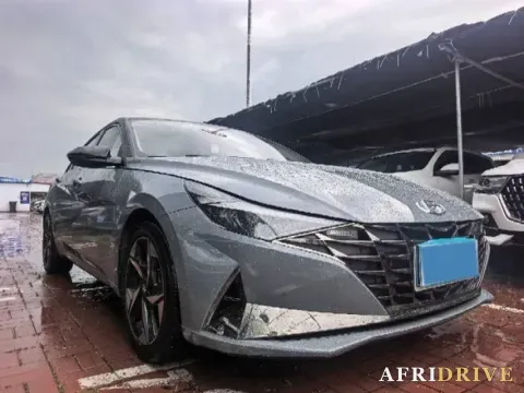 2022 Hyundai Elantra 3