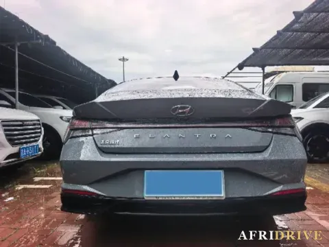 2022 Hyundai Elantra 4