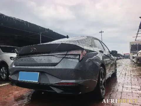 2022 Hyundai Elantra 6