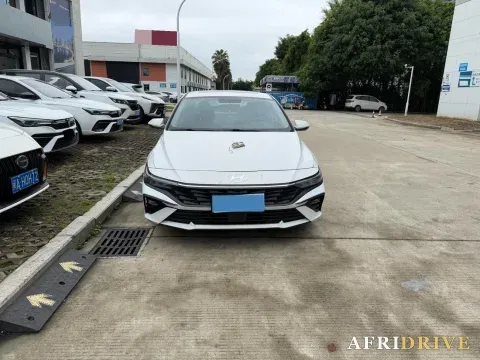 2023 Hyundai Elantra 2