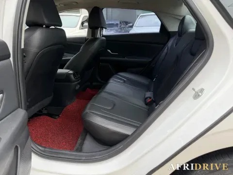 2023 Hyundai Elantra 7